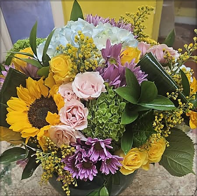 Mother's Day flowers by Serenity Flowers Nassau